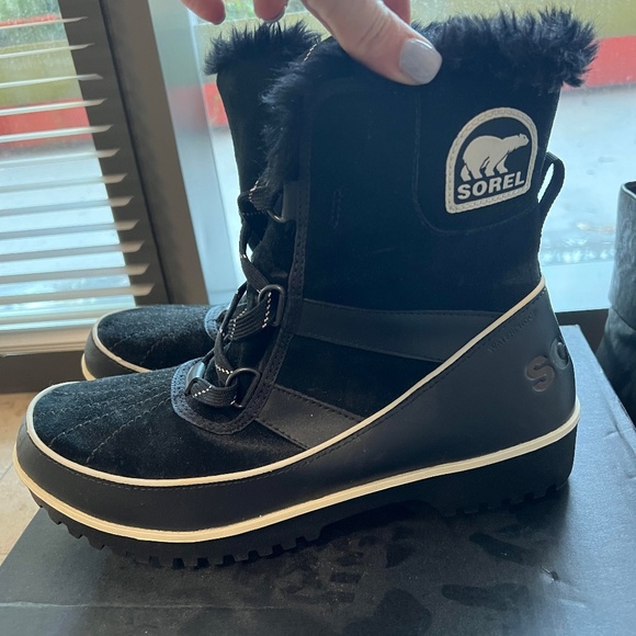 Sorel Snow Boots - Picture 5 of 5
